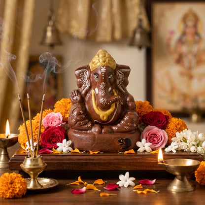 Shri Ganesh Ji - Pavitra Gobar Murti with Pooja Essentials | 8"